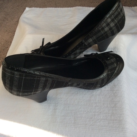 Heels - Picture 3 of 4